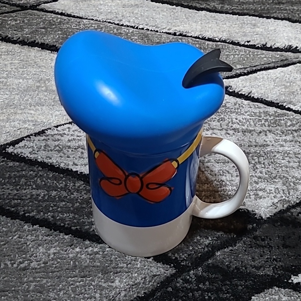 DISNEY DONALD DUCK SILICONE TOP HAT 16oz COFFEE MUG